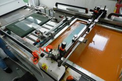 分析一下全自动丝网（wǎng）印刷机为（wéi）什么会产生静电？